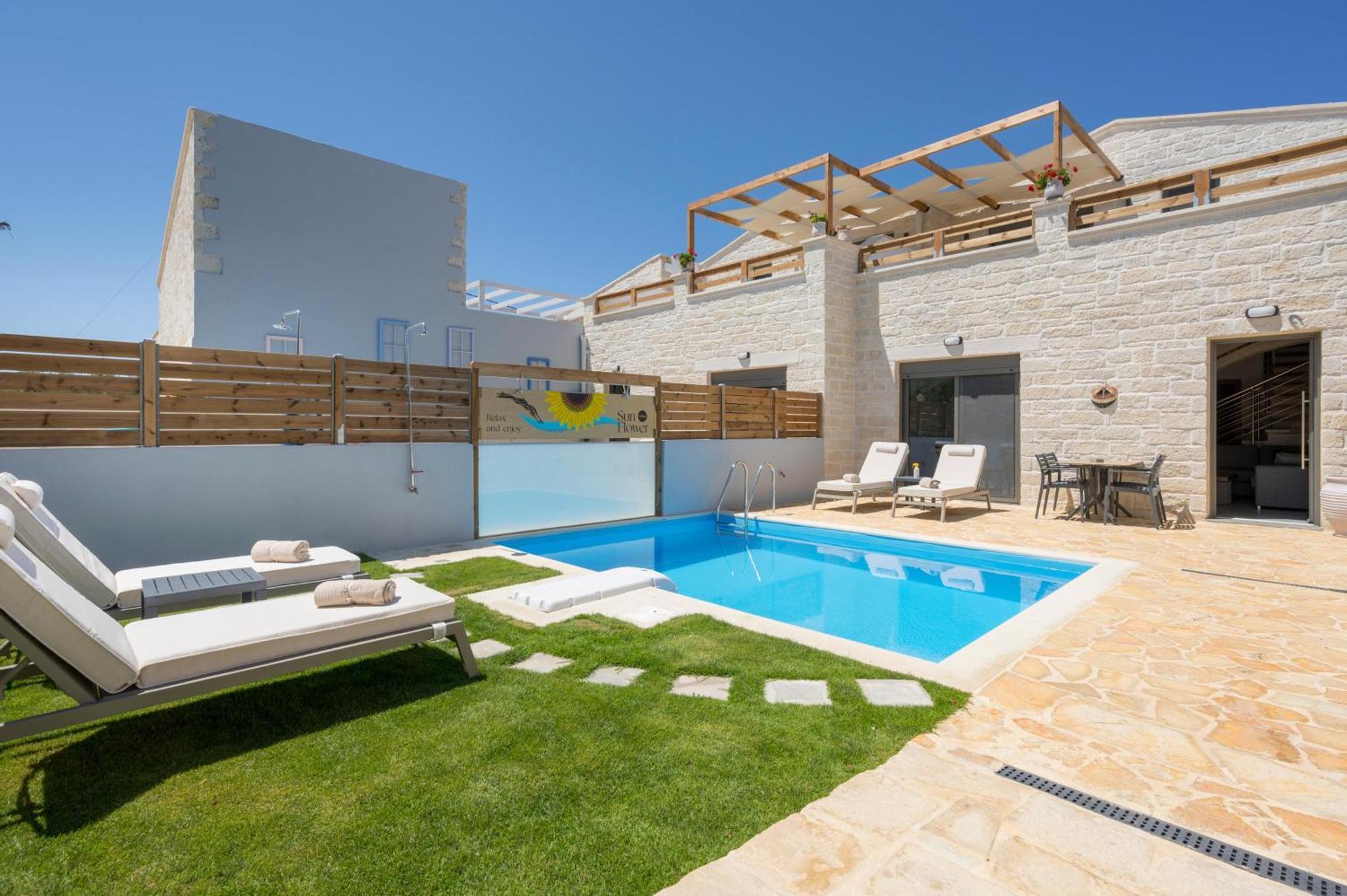 Sun Flower With Sea View Villa *